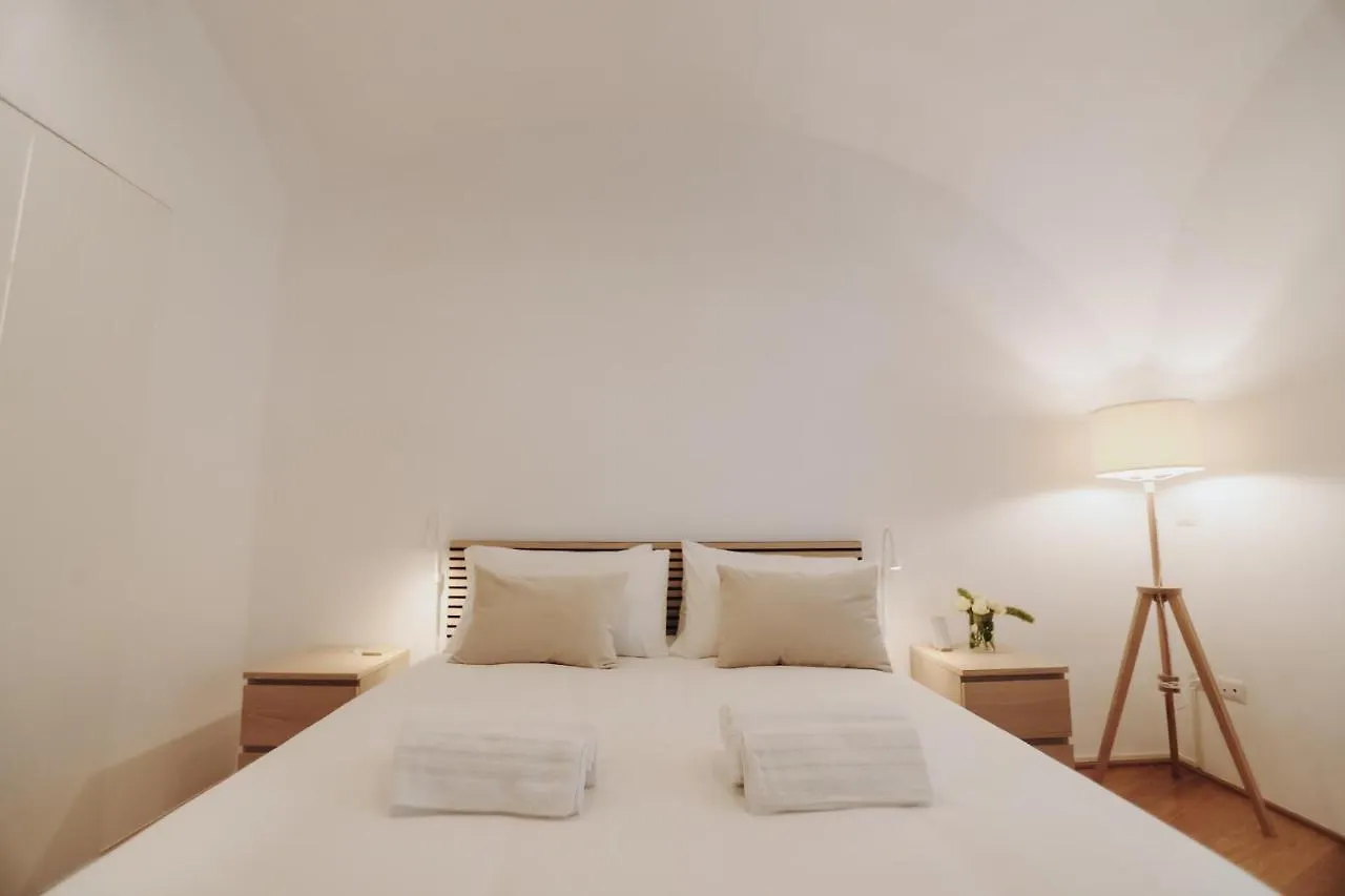 Insieme Suites Neapol 0*,